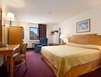 Super 8 By Wyndham Santa Fe Otel Dış mekan fotoğraf